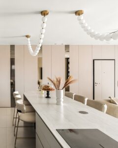 האם שיש קיסר סופג כתמים?